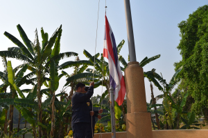 กิจกรรมเคารพธงชาติ เวลา 08.00 น. บริเวณเสาธงหน้าสำนักงานเทศบาลตำบลธาตุ