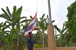 กิจกรรมเคารพธงชาติ เวลา 08.00 น. บริเวณเสาธงหน้าสำนักงานเทศบาลตำบลธาตุ