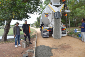 ตรวจงานโครงการก่อสร้างถนนคอนกรีตเสริมเหล็ก ซอยทาระบุตร  หมู่ที่ 1 บ้านหนองโก ตำบลธาตุ อำเภอวารินชำราบ จังหวัดอุบลราชธานี
