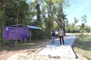 เข้าตรวจงานโครงการก่อสร้างถนนคอนกรีตเสริมเหล็ก (คสล.) ซอยดอนเจ้าปู่ (ช่วงที่ 4) หมู่ที่ 5 บ้านวัด