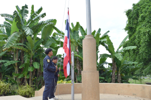 กิจกรรมเคารพธงชาติ เวลา 08.00 น. บริเวณเสาธงหน้าสำนักงานเทศบาลตำบลธาตุ